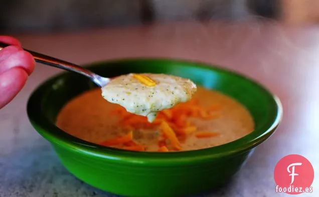 Sopa de Queso con Brócoli