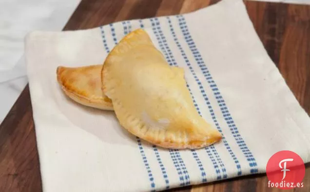 Empanadas de Pollo con Masa de Pizza