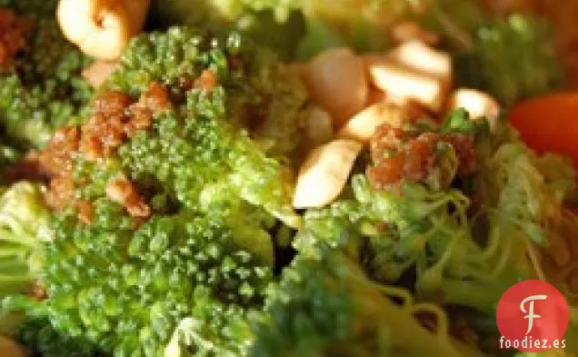 Brócoli con Mantequilla de Ajo y Anacardos