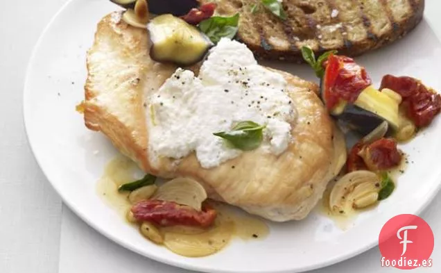 Pollo Con Tomate Secado al Sol, Berenjena y Albahaca