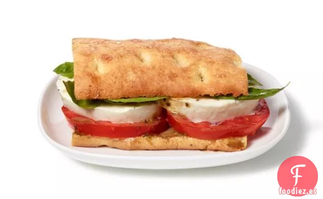 Sándwiches de Pan Plano de Tomate, Albahaca y Mozzarella Casi Famosos