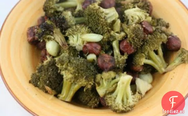 Receta De Crockpot De Brócoli Con Ajo Tostado Y Avellanas