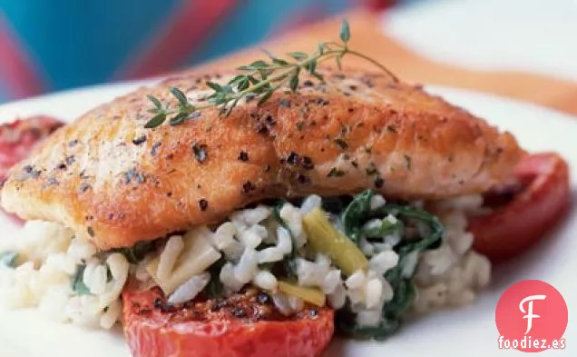 Salmón Crujiente con Risotto y Tomates Asados Lentamente