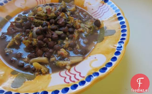 Sopa De Brócoli Y Garbanzos Negros