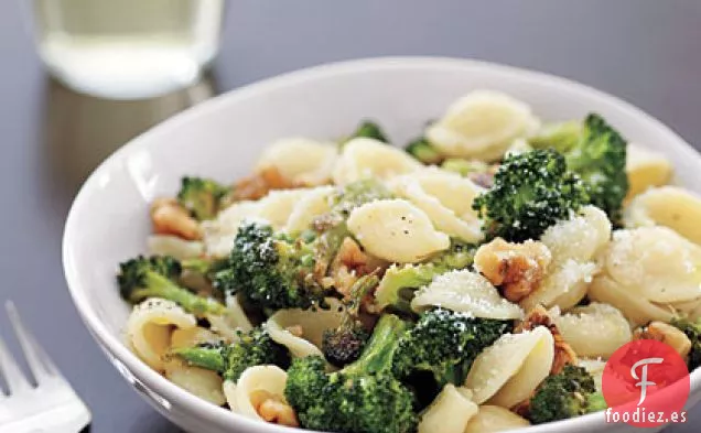 Orecchiette con Brócoli Asado y Nueces