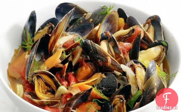Mejillones al Vapor con Hinojo y Tomate