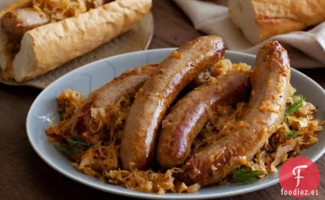 Bratwurst Estofado con Chucrut