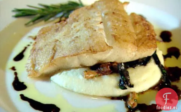 Pescado con Polenta y Champiñones: Merluzzo con Polenta e Funghi