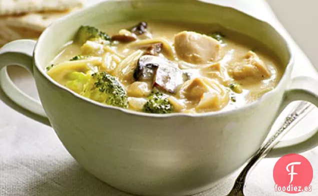 Sopa de Brócoli y Fideos de Pollo