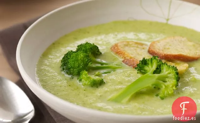 Sopa Cremosa de Brócoli con Crutones