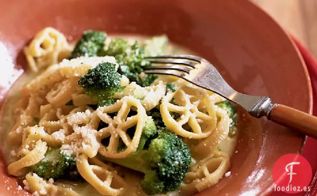 Ruedas de Carro con Brócoli y Queso Parmesano