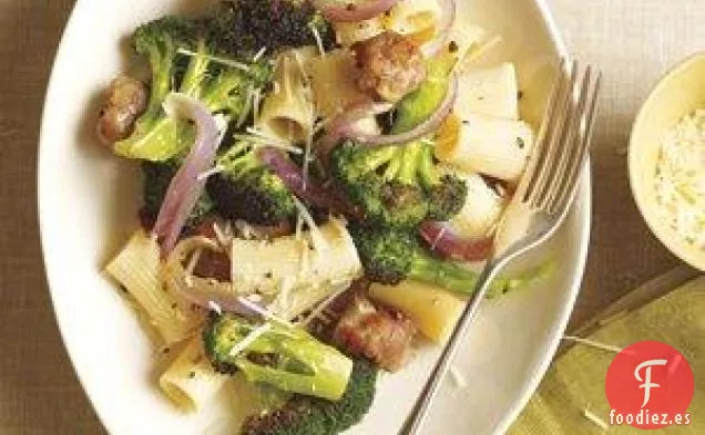 Rigatoni Con Salchicha Asada Y Brócoli