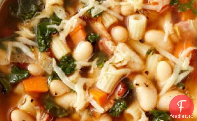 Sopa de Pasta, Col Rizada y Frijoles Blancos