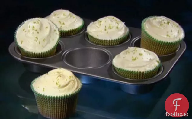 Cupcakes de Coco y Lima con Glaseado de Chocolate Blanco
