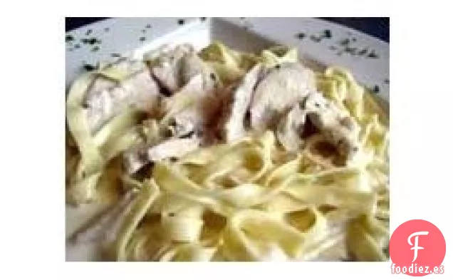 Fettuccine de Pollo Casero