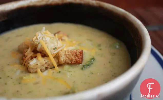 Sopa de Cerveza con Queso Cheddar de Brócoli