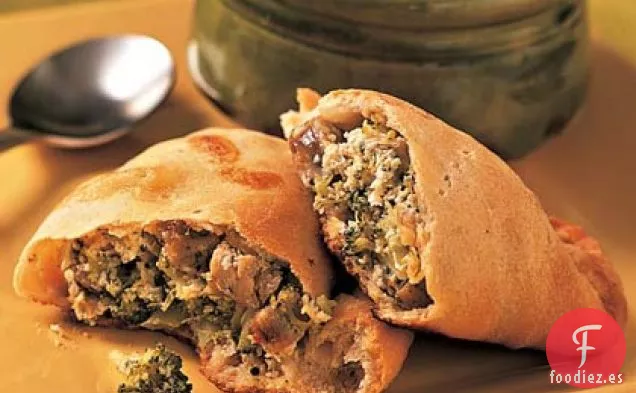 Calzones de Brócoli y Salchicha