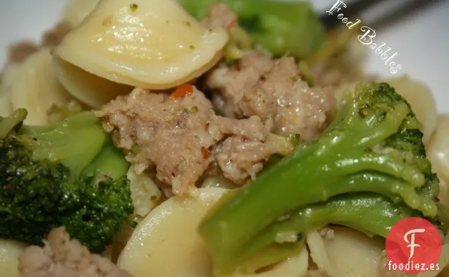 Orecchiette Picante Con Brócoli Y Salchicha