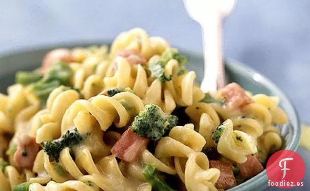 Rotini y Queso con Brócoli y Jamón