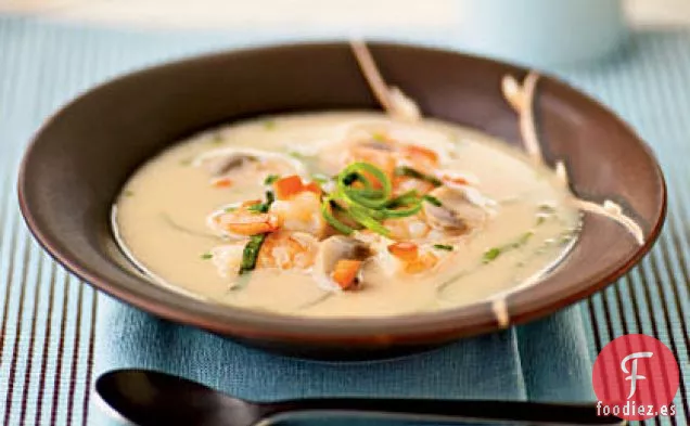 Sopa de Camarones de Coco Picante