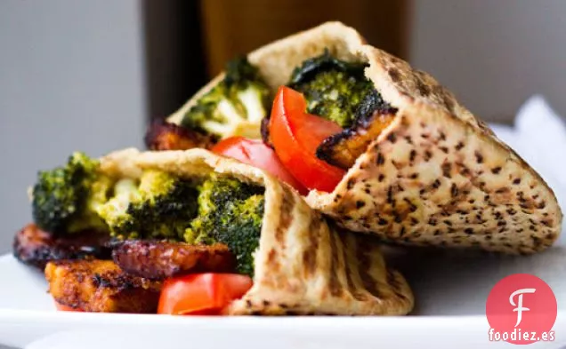 Pita Tempeh de Brócoli de Arce Ahumado