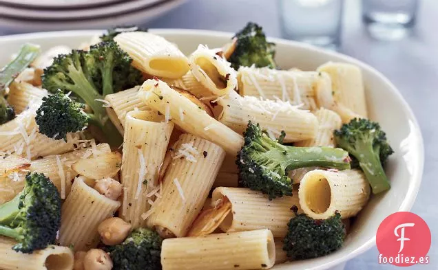 Brócoli a limón y Garbanzos Rigatoni de Meyer