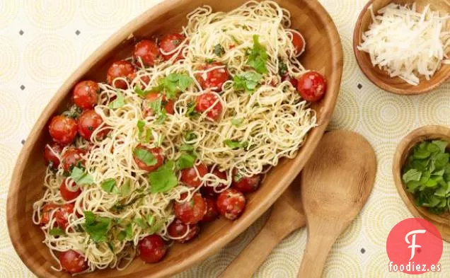 Capellini con Tomates y Albahaca