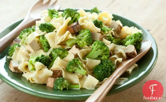 Fideos De Anacardo Con Brócoli