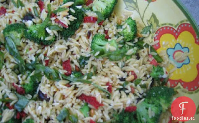 Orzo Con Brócoli, Queso Feta Y Aceitunas