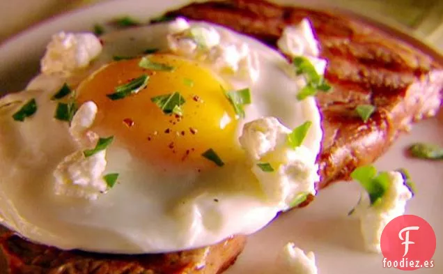 Bistec Toscano a la Parrilla con Huevo Frito y Queso de Cabra