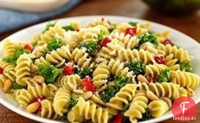 Rotini Con Col Rizada, Pimientos Asados y Piñones