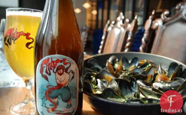 Mejillones Provenzales Con Tomate, Ajo, Alcaparras Y Albahaca