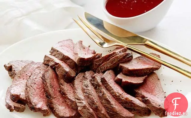 Bistec de Hierro Plano con Salsa de Vino Tinto