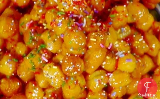 Buñuelos Navideños Empapados de Miel: Struffoli
