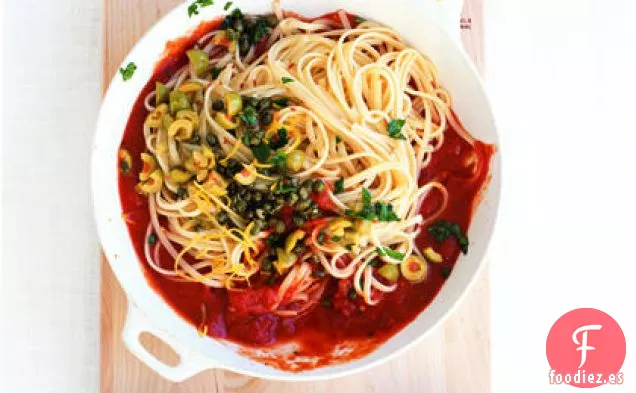 Linguini con Alcaparras y Salsa de Aceitunas Verdes