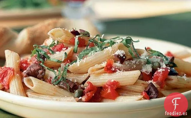 Penne con Tomates, Aceitunas y Alcaparras