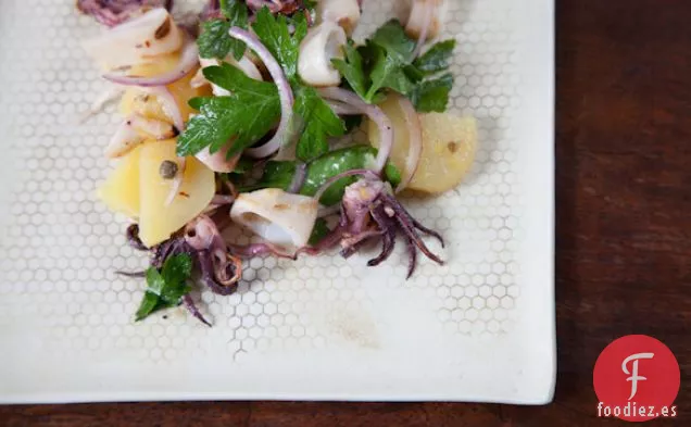 Ensalada De Calamares A La Parrilla Con Limón, Alcaparras Y Perejil
