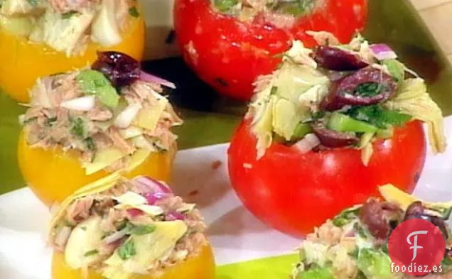 Un Picnic Relleno: Tomates Rellenos de Atún y Alcachofa, Pimiento Rojo, Calabacín Relleno de Queso Feta y Garbanzo, Manzanas Macintosh Rellenas de Nueces y Azúcar Morena