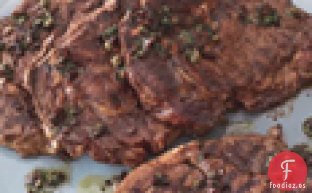 Filetes de Costillas Alimentados con Hierba a la Parrilla con Vinagreta de Alcaparras Balsámicas