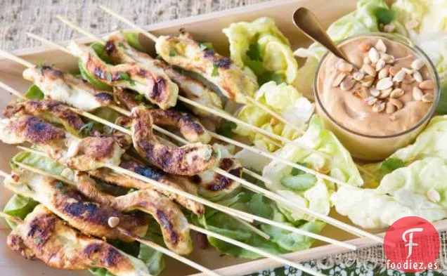 Satay de Pollo con Salsa de Maní