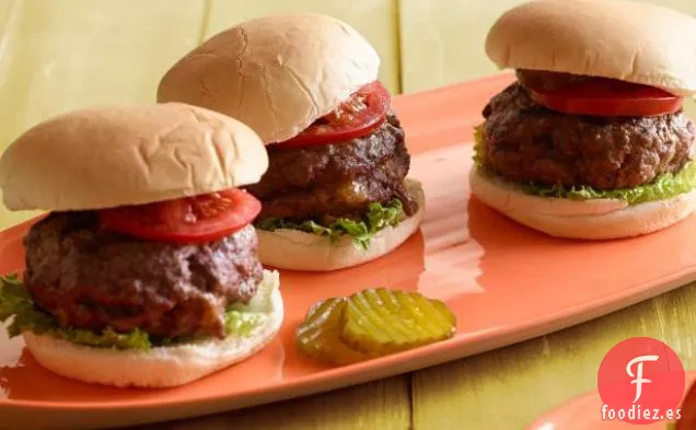 Hamburguesa Rellena de Tocino, Cebolla y Queso