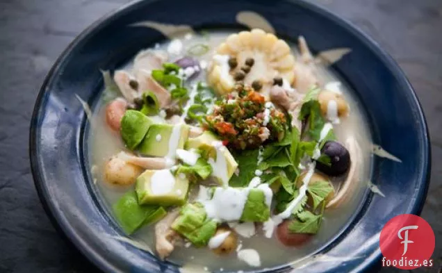 Sopa de Pollo Colombiana