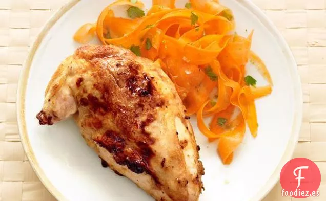 Pollo Tailandés con Ensalada de Zanahoria y Jengibre