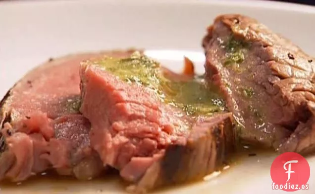 Cerdo Deshuesado Jamaicano a la Parrilla con Salsa de Mango de Plátano Asado