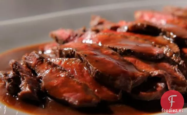 Bistec de Hierro Plano con Salsa Cabernet