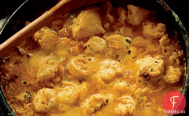 Estofado de Mariscos Bahianos con Coco y Tomate