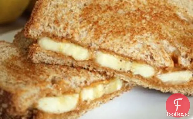 Sándwich de Mantequilla de Maní y Plátano a la Parrilla