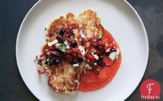 Filetes De Coliflor Con Salsa De Oliva Y Tomate