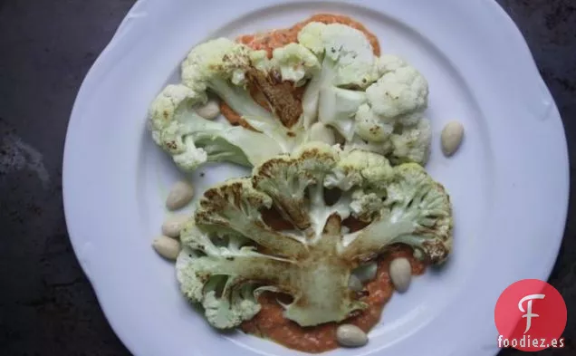 Filetes De Coliflor Con Salsa Romesco