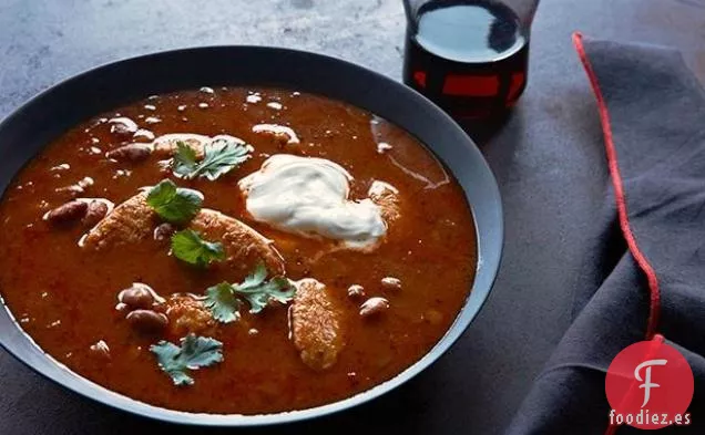 Chile Mexicano Picante con Empanadillas de Pollo
